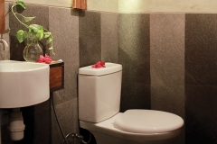 Interior-toilet-restoran-steak
